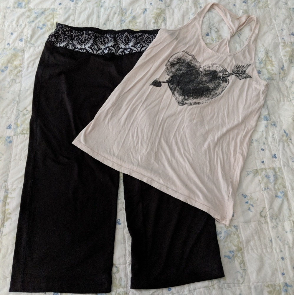 Capri and tank outfit